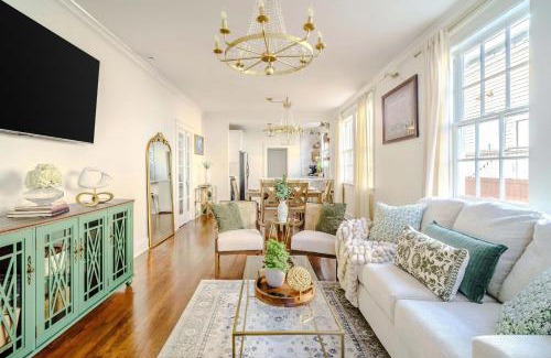 Touro Maison | Chic & Central - Renovated Gem with Gated Parking