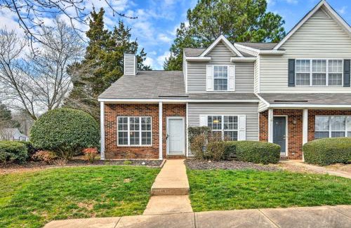 Charlotte Maison | Chic Charlotte Townhome with Community Pool