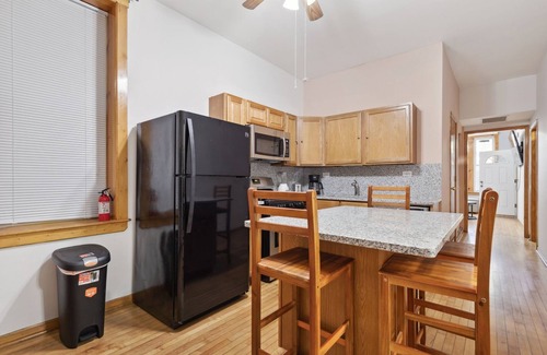 Little Village Maison | Chic Chicago Retreat (2-Bedroom Home) by RedAwning
