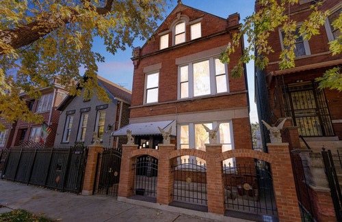 Little Village Maison | Chic Chicago Retreat (2-Bedroom Home) by RedAwning