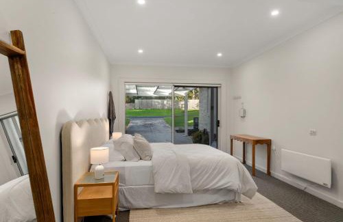 Cowes Maison | Chic Coastal Retreat 3 Bdr Close to Beach
