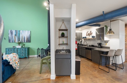 Pierson Place Historic District Maison | Chic & Cozy | Midtown 1BR + Pool Prime Location