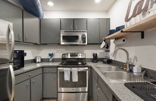 Pierson Place Historic District Maison | Chic & Cozy | Midtown 1BR + Pool Prime Location