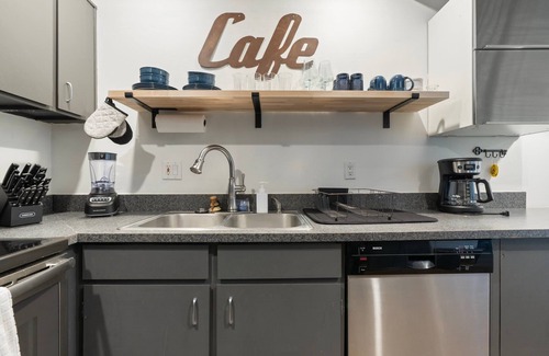Pierson Place Historic District Maison | Chic & Cozy | Midtown 1BR + Pool Prime Location