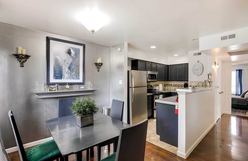Knox - Henderson Copropriété | Chic Dallas Condo w/ Pool, Walk to Knox Street!