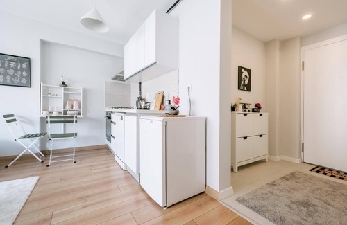 Moda Appartement | Chic Flat w Balcony 5 min to Moda Coast in Kadikoy