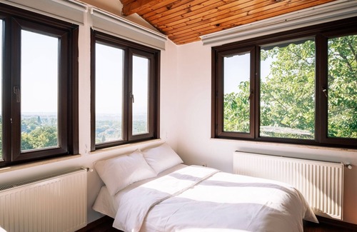 Derbent Appartement | Chic Flat w Terrace, Garden, Fireplace in Nature