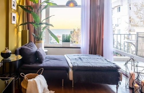 Moda Appartement | Chic Flat with Balcony near Moda Shore