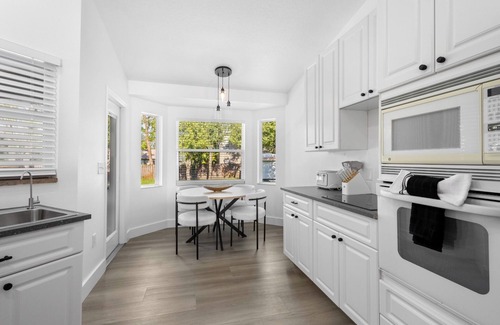 Gulf Gate Estates Maison | Chic happens 3/2pool 5min from Siesta