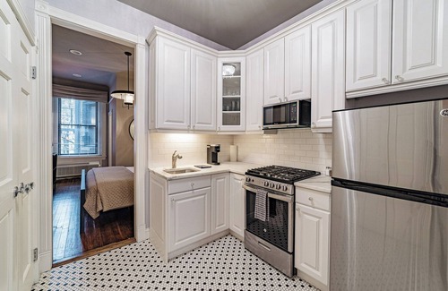 Gold Coast Appartement | Chic & Historic Apartment Steps from Mag Mile