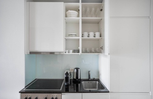 Horgen District Appartement | Chic Horgen 2BR w/ Storage Room & Lake View, nr Market, by Blueground