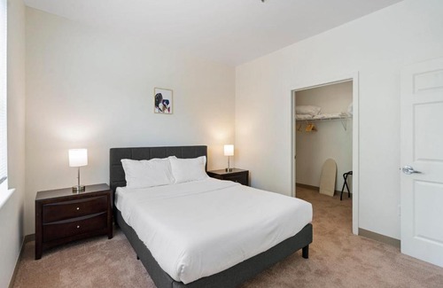 Pittsburgh Appartement | Chic Modern 1BR Apartment by Stay Gia