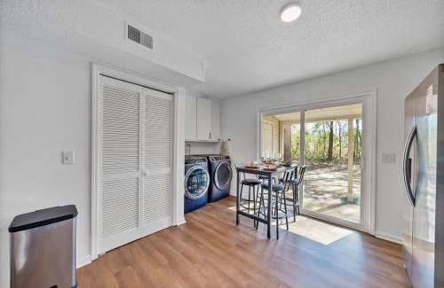 Springdale Maison | Chic & Modern 2BD Near CAE