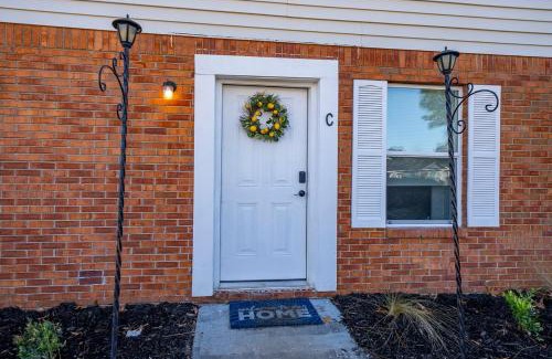 Springdale Maison | Chic & Modern 2BD Near CAE