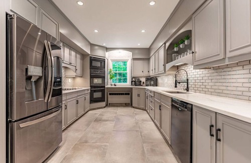 Rockford Maison | Chic Modern Glam - The Rock Royale