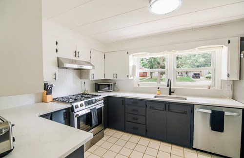 Traverse City Maison | Chic Modern Home: Private Yard & Hot Tub!