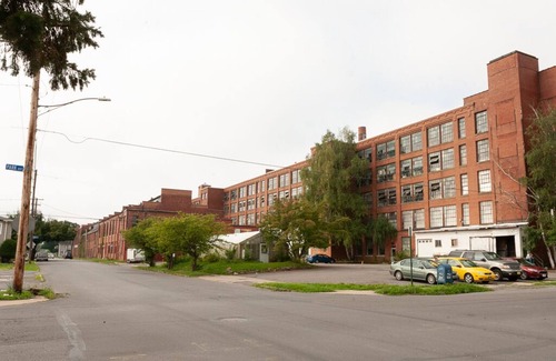 Williamsport Appartement | Modern Cozy Loft-5.7 miles from Little League International World Series Complex