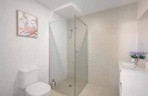 Warwick Farm Appartement | Chic One-Bedroom Hideaway with Free Parking&Wi-Fi