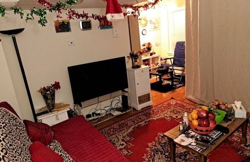 Downtown Maison | Chic one-room w/AC and WiFi in vibrant East Brunswick, Private bath,free parking