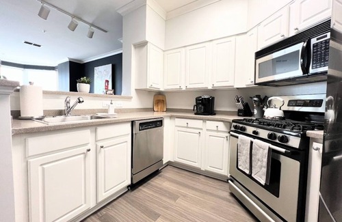 Ballston Appartement | Chic Penthouse Ballston King Bed