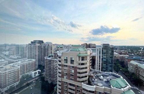 Ballston Appartement | Chic Penthouse Ballston King Bed