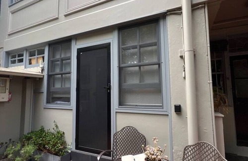 Woollahra Appartement | Chic Pied-à-Terre + Private Courtyard near Bondi