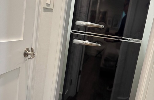 Jericho Appartement | Chic Private 1BR Suite/Walk to Shops