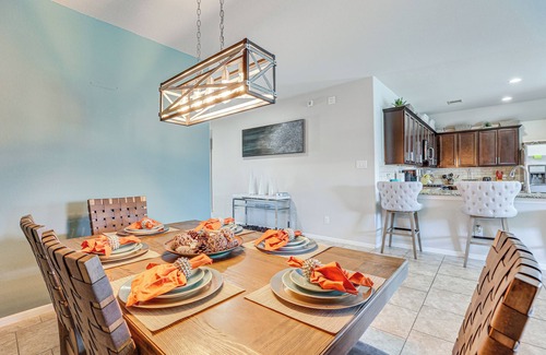Katy Maison | Chic & Relaxing Katy Escape w/ Community Pool!