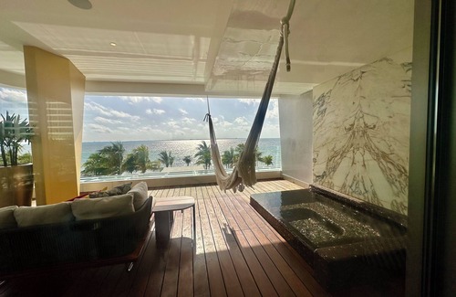 Cancun Station Balnéaire | Chic resort with unique interior and plunge pool in fabulous Cancún