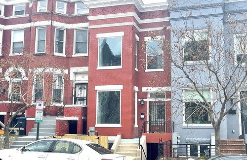 Eckington Maison | Chic Retreat Near Capitol Hill with Office Space & SoulCycle Bike