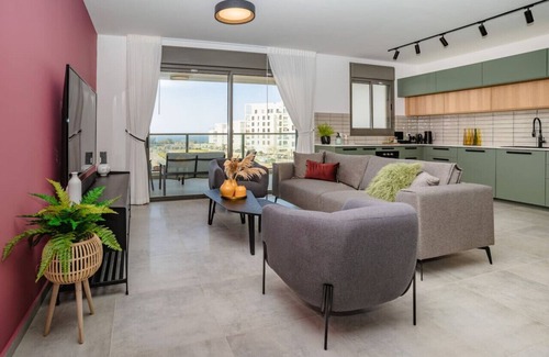 Nahariya Appartement | Modern W/Balcony Over Looking the Sunset & the sea