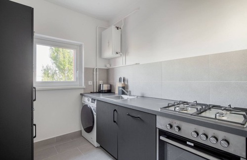 Tempelhof Appartement | Chic Schöneberg 1BR, nr Tempelhofer Feld, by Blueground