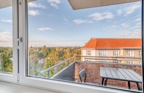 Tempelhof Appartement | Chic Schöneberg 1BR, nr Tempelhofer Feld, by Blueground