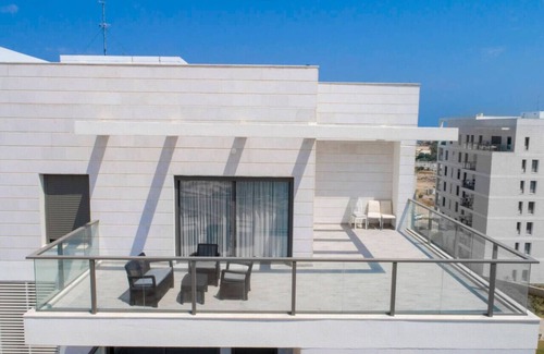 Nahariya Appartement | Stylish Penthouse Apartment Close to Akhziv Beach