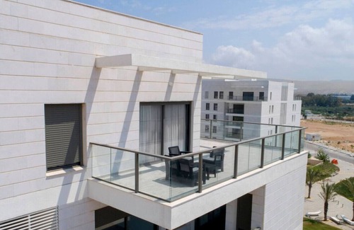 Nahariya Appartement | Stylish Penthouse Apartment Close to Akhziv Beach