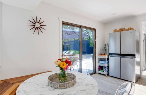 North Sea Maison | Chic Southampton Getaway with Heated Pool & Seamless Indoor-Outdoor Living