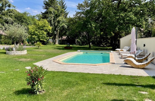Cravent Villa | Longère en pierre rénovée dans un style chic et champêtre avec piscine et hammam