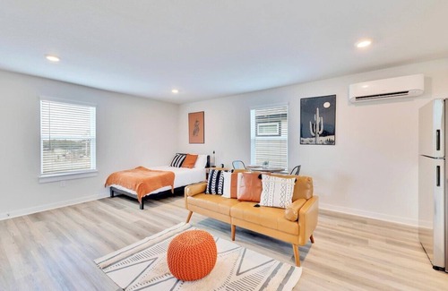 Kyle Appartement | Chic Studio Near TXST University