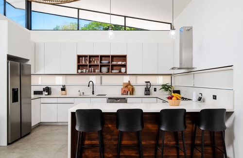 Playa Grande Maison | Chic Surf House with Private Pool, 4 Minutes walk to the Waves