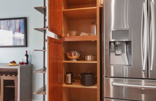 Ellicott City Maison | Chic Townhome - Garage, Chef's Kit - EZ 95 Access