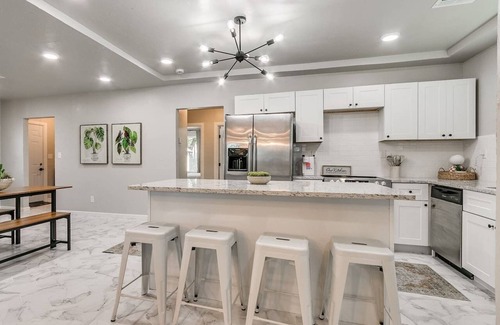 Central Oklahoma City Maison | CHIC Urban Oasis: 2-Bed Gem