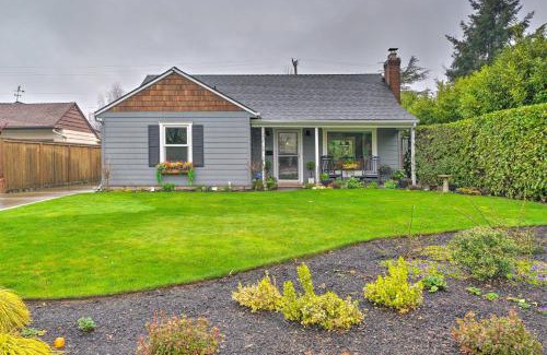 Lincoln Maison | Chic Vancouver Cottage 1 Mile to Main Street