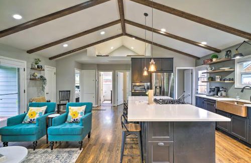 Lincoln Maison | Chic Vancouver Cottage 1 Mile to Main Street