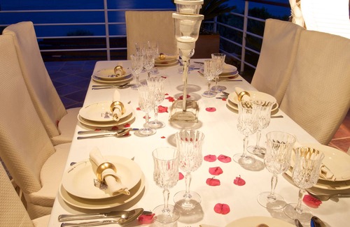 Milna Villa | CHIC Vis - Villa Tempera - BEACHFRONT , WiFi Boat Mooring , 1200 m2 Olive garden