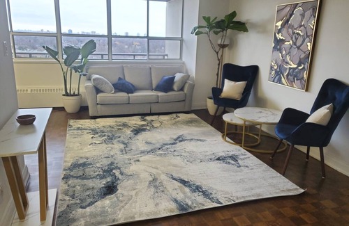 Summerhill Appartement | Chic Yorkville Retreat: Stylish Comfort in the Heart of Toronto
