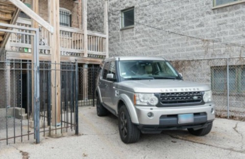 Tri-Taylor Copropriété | Chicago 1BR Condo w Free Gated Parking & Highspeed Internet