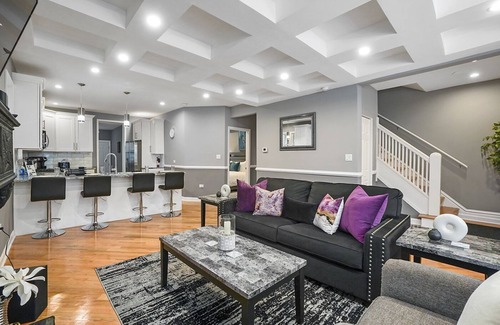 Chatham Maison | Chicago Rental - Vernon Ave