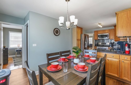 Union Ridge Maison | Chicago Rental - W Berwyn Ave