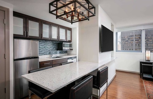 Downtown Chicago Station Balnéaire | Chicago's Best Kept Secret! Pets Allowed, Near The River Theater and Aon Center