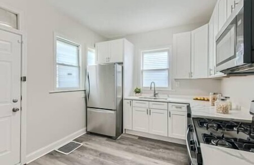 Burnside Maison | Chicago urban house - 4 Bedroom 2.5 bath